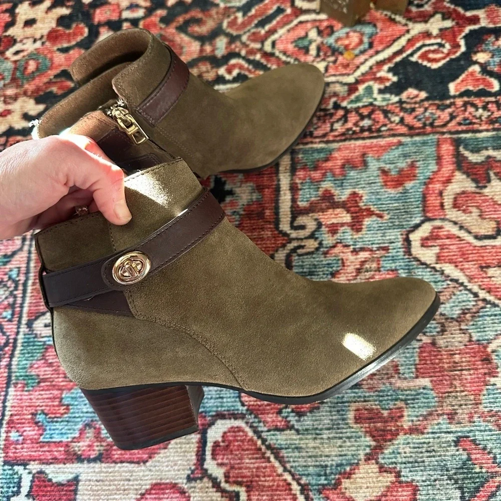 Coach Patricia suede brown boots size 7
